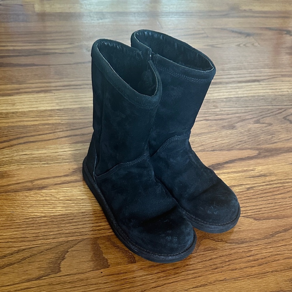 UGG Classic Black Boots Woman’s Size 6